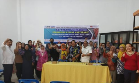 Gambar STIAMAK Konsisten Bina UMKM Surabaya